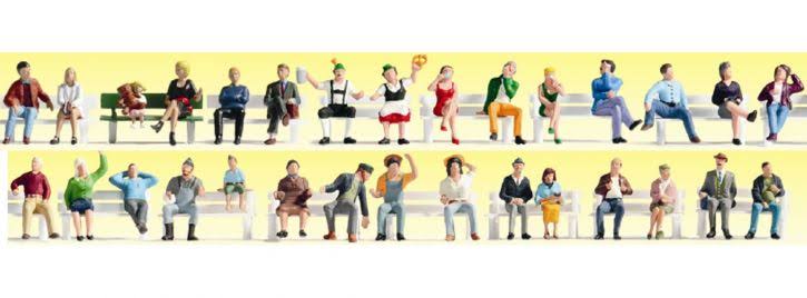 Figuras Diversas Sentada