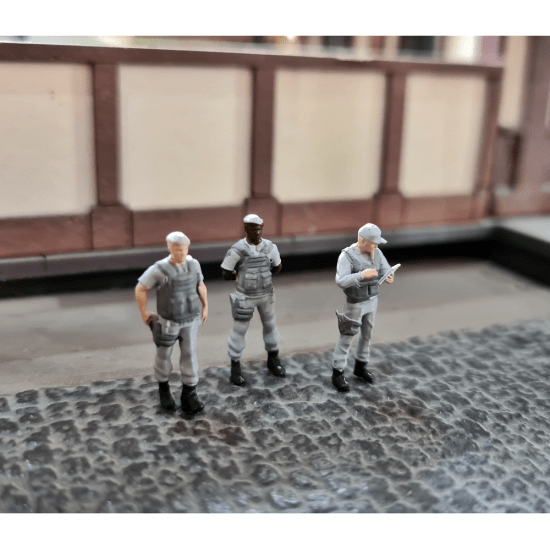 Policiais Cinza 